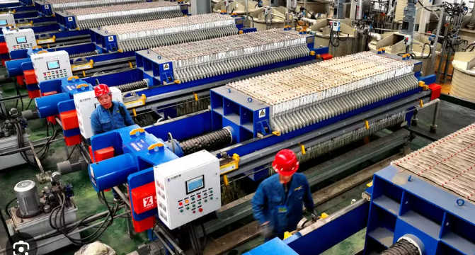 Logística reversa de eletroeletrônicos e reciclagem de metais críticos